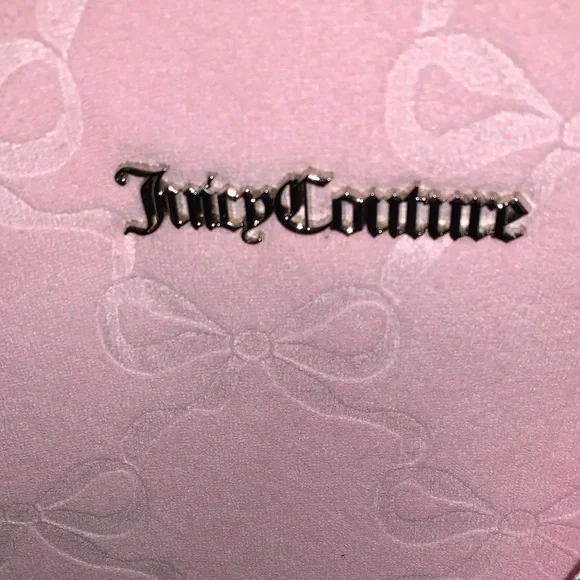 🔥🔥🆕- Juicy Couture Light Pink Bow-Patterned Beach Tote with Bathing Suit Bag - Picture 4 of 15